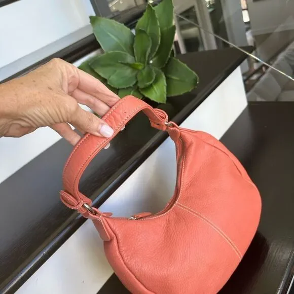 Harold’s genuine leather, soft pebbled, coral shoulder purse, like new - Picture 6 of 9